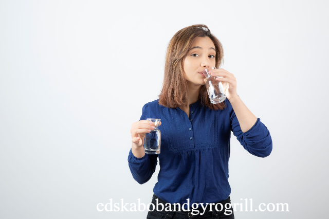 5 Manfaat Air Putih untuk Kesehatan